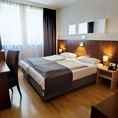 Hotel Italia 3*