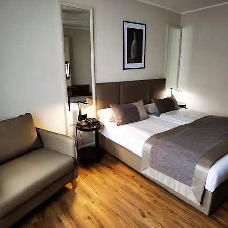 Hotel Italia 3*